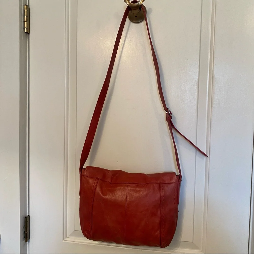 HOBO INTERNATIONAL SHOULDER CROSSBODY BAG RED LEATHER FLAP SILVER HARDWARE